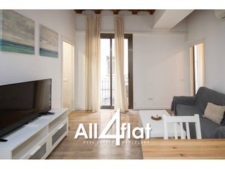 Rent Flat  Calle guifre. Alquiler temporal de piso en ciutat vella listo para entrar a vi