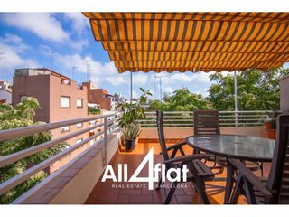 Miete Zweist�ckige Wohnung  Calle mart� molins. D�plex en la sagrera con terraza privada y parking para dos veh�