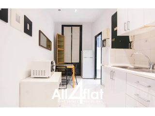 Lloguer Pis  Calle boters. Piso en alquiler en el gotic, un baño completo, una habitación d