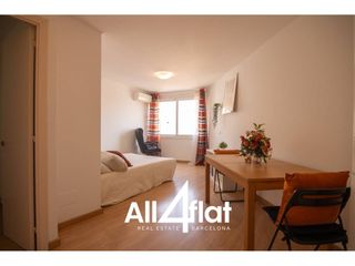Miete Dachwohnung  Calle carretera de sants. �tico luminoso y amueblado en barcelona capital  con terraza pri