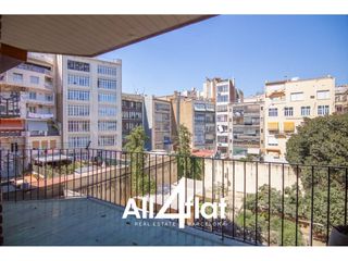 Alquiler Piso  Calle pau claris. Amplio piso en alquiler en una de las zonas m�s exclusivas y emb