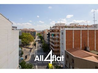 Pis  Calle tres de abril. Piso en venta en sant boi con 3 habitaciones, balcón y excelente