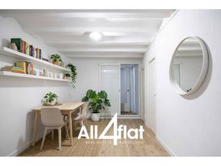 Appartement  Calle sant antoni abat. Piso en venta en barcelona en el raval de 37 m con 2 habitacione