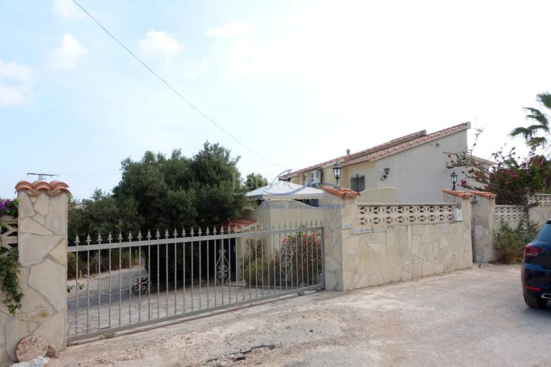 Foto 5c04fdeb-2e1b-4328-8ecc-f6dd42fe4632. Alquiler chalet en El Montgó Dénia