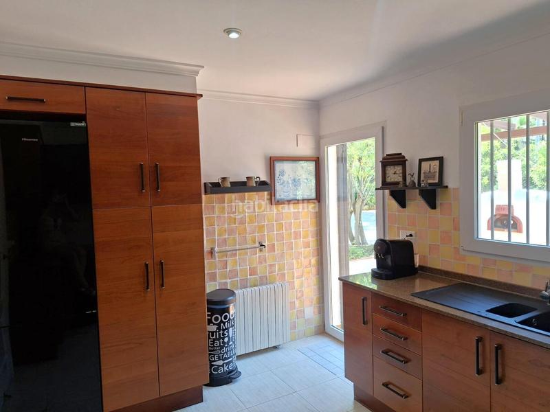 Foto 247235b8-0649-45e5-9d15-73dbbccb3cd5. Chalet mit heizung parking pool in El Montgó Dénia
