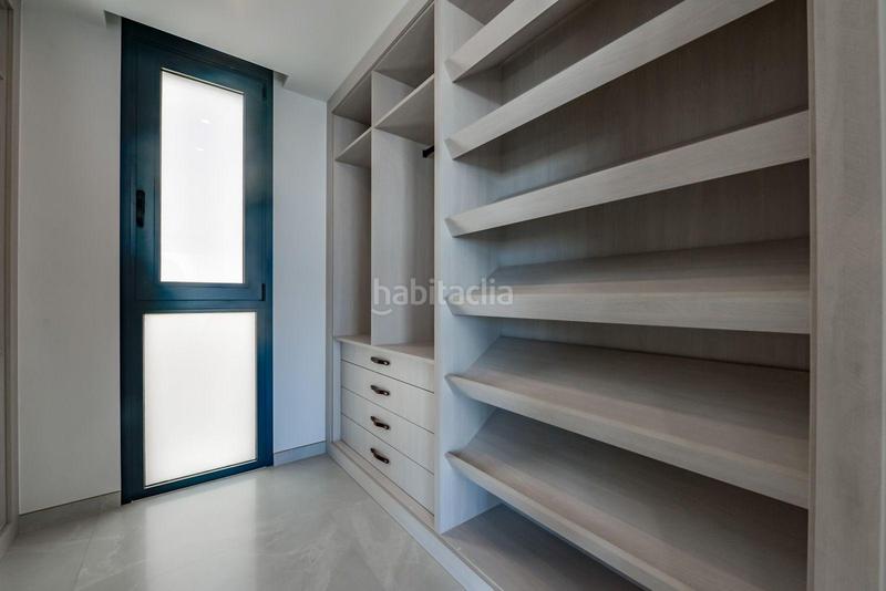 Foto 2216f7ba-3f06-437f-963f-d884a7cf4a1c. Chalet mit heizung parking pool in Via Parque Benidorm