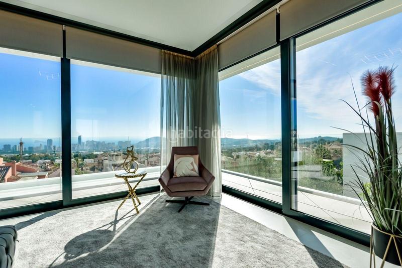 Foto ee7132ea-9611-4fa8-98b8-4926b3ff7e61. Chalet avec chauffage parking piscine dans Via Parque Benidorm