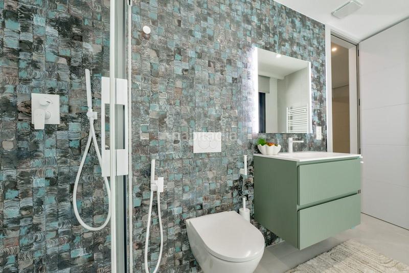 Foto 08478b1f-4556-4663-bca1-d71339e8643d. Xalet amb calefacció aparcament piscina a Via Parque Benidorm