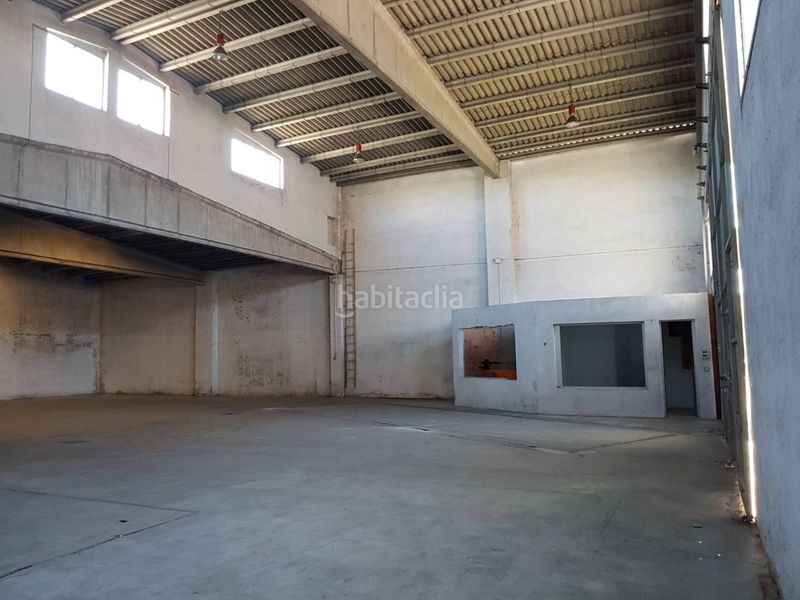Foto 10f1f4ab-bf97-463a-a216-aa7f7d8e8816. Fabrikhalle in Sant Sadurní d´Anoia