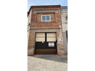 Affitto Locale commerciale  Girona. Local en alquiler en sant sadurní danoia