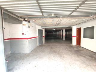 Local Comercial  Passatge dels pirineus - carrt st quintí. Se vende parking de un edificio en sant sadurní danoia