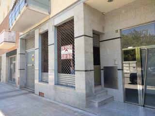 Local Comercial  Mercè rodoreda. Local en venta en sant sadurní danoia