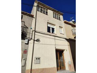 Casa  Canals. Casa de pueblo con bodega en el corazón del pueblo de can canals