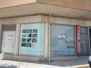 Lloguer Local Comercial  Castelló. Se alquila local en perfecto estado buena ubicación