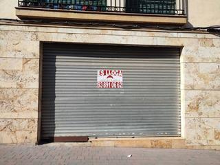 Lloguer Local Comercial  Jacint verdaguer. Se alquila local en el centro muy bien situado