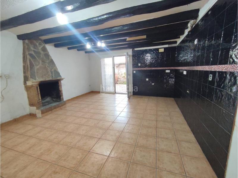 Foto 6cfd9116-f93a-48b4-9606-d869423b7d5e. Casa amb calefacció aparcament a Mediona