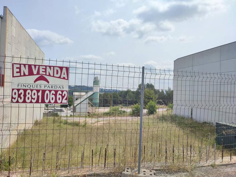 Foto bf9a6c5a-5ad0-4dba-a067-c08ff4700ce9. Rent industrial plot in Torrelavit