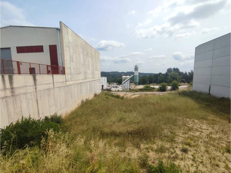 Foto f51a8697-d5c3-4df4-bcce-553b40396d4f. Rent industrial plot in Torrelavit