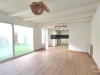 Casa  Calle piera. Casa con encanto histórico totalmente reformada en sant pere de