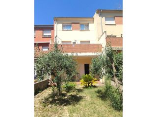 Casa en Granada (La). Se vende casa en la granada en buen estado