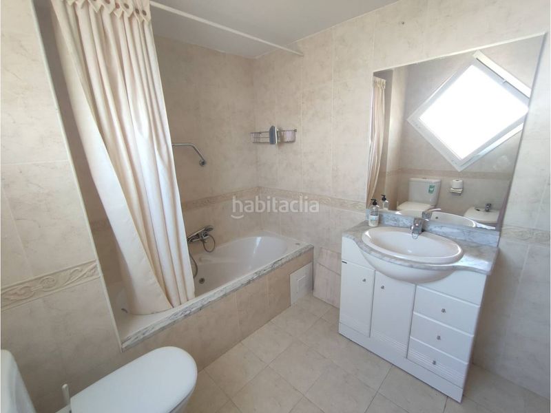 Foto 9f9b225b-3a68-432b-8e09-75559ce87dd6. Casa amb calefacció aparcament a Granada (La)