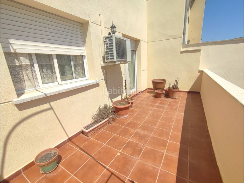 Foto b63f88fa-6d51-4c06-b6b2-2ecec821e4f7. Casa amb calefacció aparcament a Granada (La)