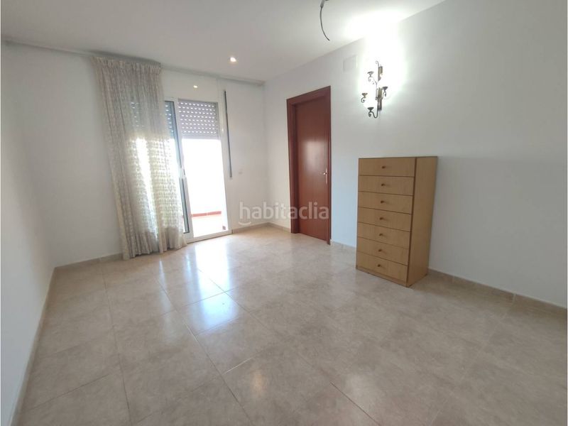 Foto d149e6c9-7295-43e8-8ad2-1d01268ea79f. Casa amb calefacció aparcament a Granada (La)