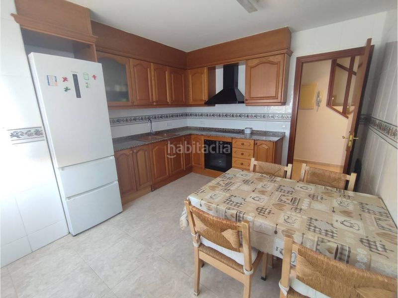Foto f931bb9d-23e8-4eb2-bda4-df0f9643746f. Casa amb calefacció aparcament a Granada (La)