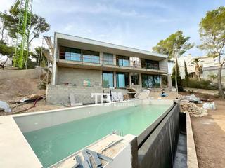 Casa  Bernat de campanes. Exclusiva villa de lujo en costa de la calma!
