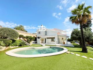 Casa  De gaspar melchor de jovellanos. !espectacular chalet con piscina en santa ponsa!