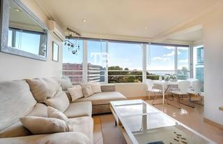 Penthouse  Vella. Espectacular ático reformado en portals nous!