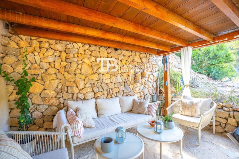 Foto 9a9e1e28-92da-4159-881c-4c2aed6c5f6f. Casa joya histórica con vistas impresionantes al mar en sarracó ! en Andratx