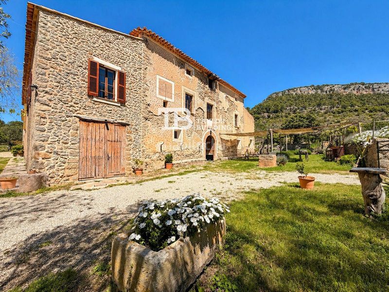 Foto 3ae35512-ae0c-44f0-85b9-83304e983a42. Casa amb aparcament a Puigpunyent