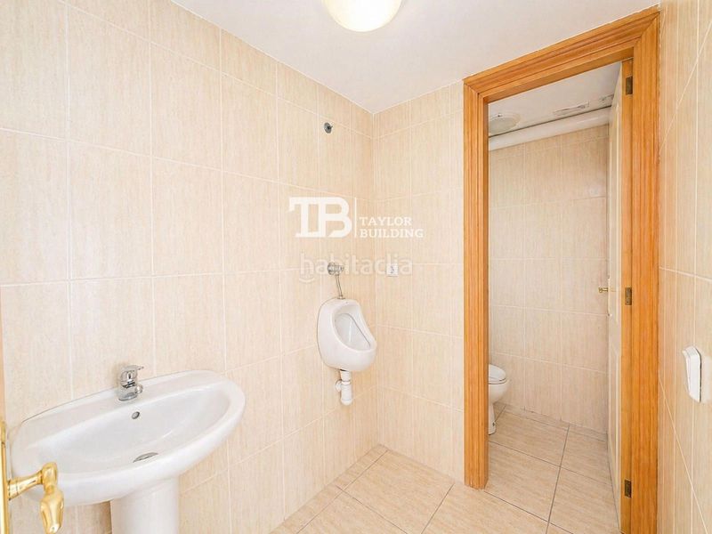 Foto 5cc1d9b8-9c14-4e4c-a7be-9370e87a3ece. Local comercial a Peguera Calvià