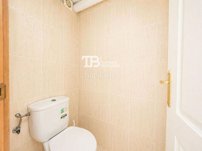 Foto c927b4b0-5d48-4ad8-9a16-24a8625eb967. Local comercial a Peguera Calvià