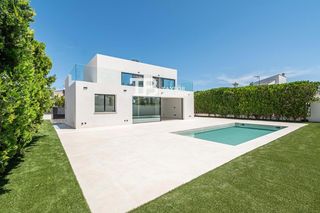 Casa  De magallanes. Exclusiva villa de diseño junto al mar en bahía grande!