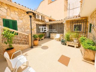 Casa adossada  Del hort de los puputs. Casa adosada para reformar en bons aires!