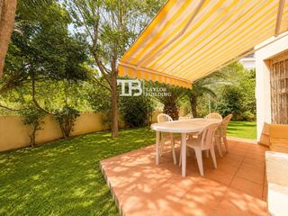 Appartamento  Barranc. Planta baja con gran jardín en cas català!