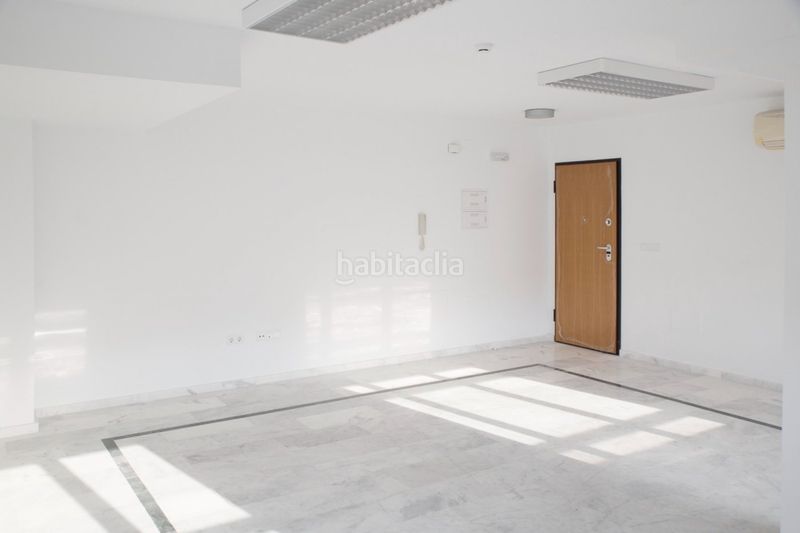 Foto c62b8fe1-8ce7-4b10-a3dd-7267d3529e54. Lloguer oficina a calle doctor luis calandre 34 a Cartagena