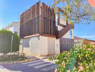Chalet  Calle burgos-bda cuatro santos. Vivienda única para los que buscan lo extraordinario