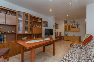 Pis  Calle mendez nuñez. Vivienda céntrica en planta baja con patio  102 m construidos