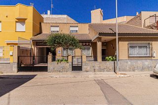 Chalet  Calle de roma. Chalet adosado junto al mar menor en san pedro del pinatar