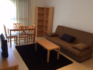 Rent Flat  Calle pinar del río. Estupendo piso en la unión, con plaza de garaje.