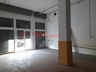 Local commercial à Casablanca. Local en venta en torrelavila sant boi c joventut