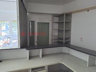 Local Comercial  Calle femades de. Local comercial en venta en hospitalet sant josep c femades