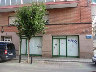 Local Comercial a El Pedró. Local en venta o alquiler en cornella de llobregat zona el pedro