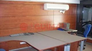 Locale commerciale in El Camp de l´Arpa del Clot. Especial inversores. local okupado en venta en barcelona zona el