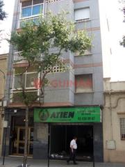 Local commercial à Vinyets-Molí Vell. Especial inversores. local okupado en venta en sant boi de llobr