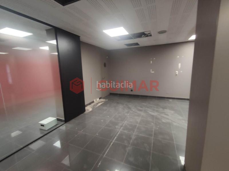 Foto 3aed670a-1c53-4c78-89ae-ed9e3f327ff3. Alquiler local comercial local en venta o alquiler ps. torras i bages en Barcelona