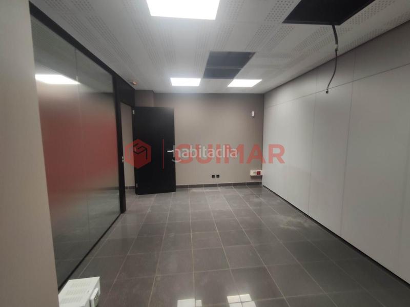 Foto d994d2de-8056-4c0b-a703-000a80e97896. Alquiler local comercial local en venta o alquiler ps. torras i bages en Barcelona